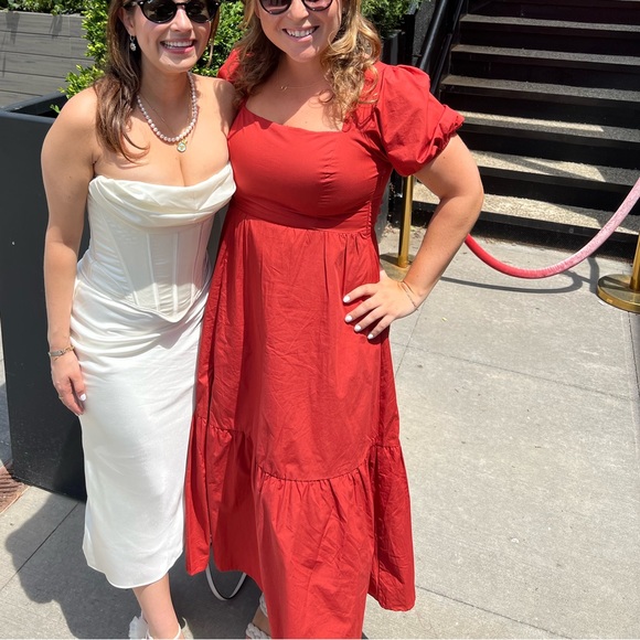 ASTR Poplin Puff Sleeve Midi Dress in Rust - Picture 2 of 2